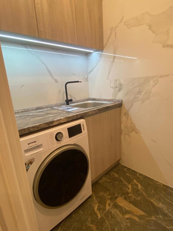 Modern Classic 2 Bedroom Apartment Near Most City Dnipro Dış mekan fotoğraf