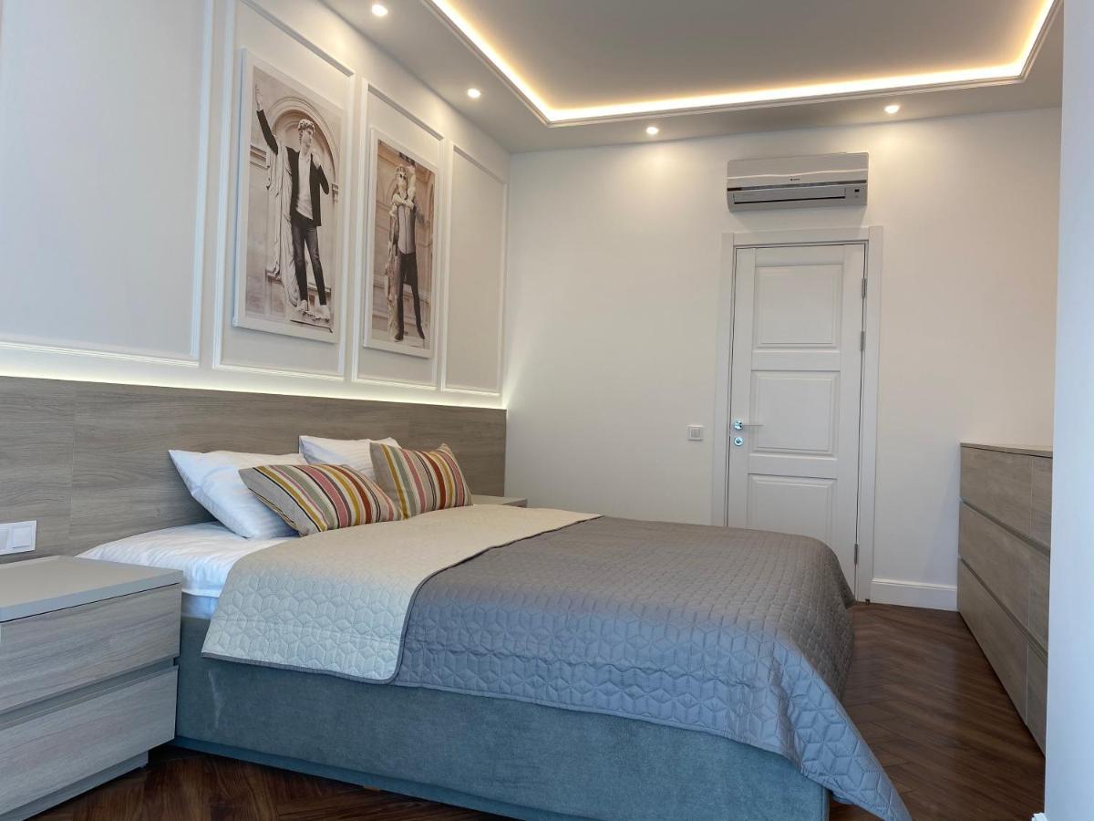 Modern Classic 2 Bedroom Apartment Near Most City Dnipro Dış mekan fotoğraf
