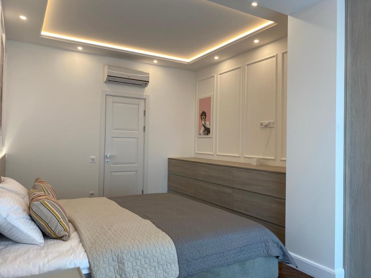 Modern Classic 2 Bedroom Apartment Near Most City Dnipro Dış mekan fotoğraf