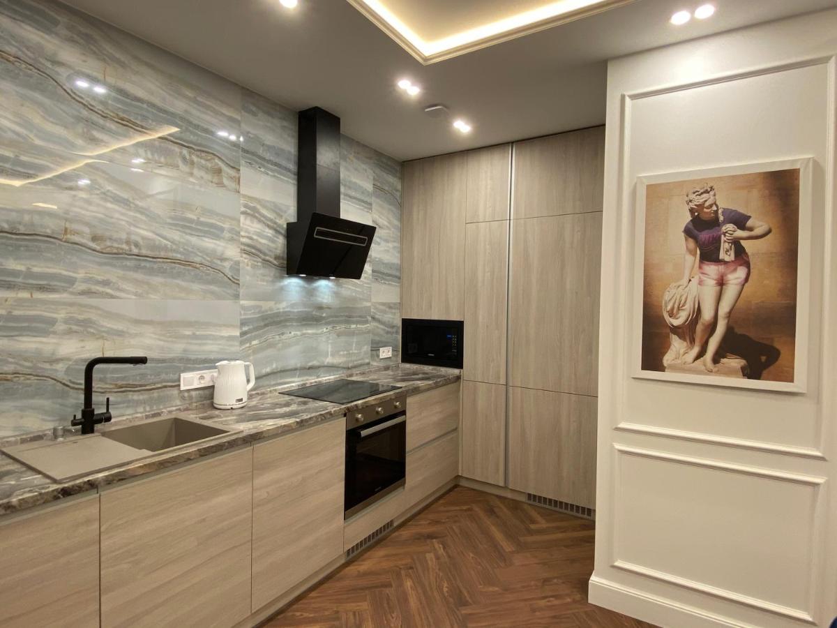 Modern Classic 2 Bedroom Apartment Near Most City Dnipro Dış mekan fotoğraf