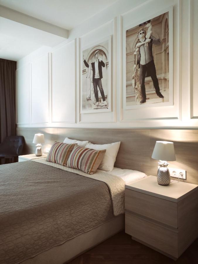 Modern Classic 2 Bedroom Apartment Near Most City Dnipro Dış mekan fotoğraf
