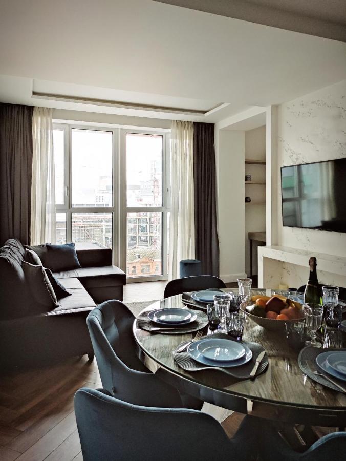Modern Classic 2 Bedroom Apartment Near Most City Dnipro Dış mekan fotoğraf